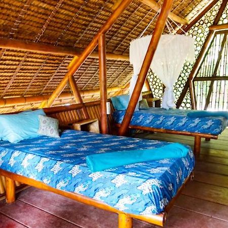 Southern Mentawai Outpost Hotel Sibigau Island Exterior foto